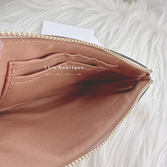 NWT Coach Corner Zip Wristlet Signature Canvas Daisy Print Lt Khaki Chalk C3360 - Picture 4 of 5